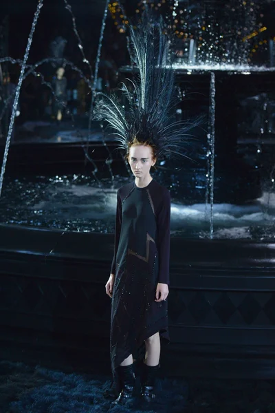 Look 12
